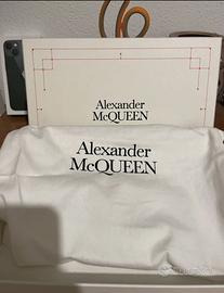 Pochette Alexander McQueen orinigale-elegante