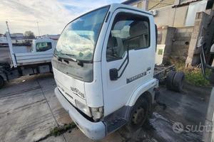 NISSAN CABSTAR 110 RICAMBI USATI E NUOVI