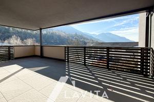 Quadrilocale con terrazza e giardino a Montagna