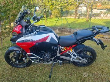 Ducati V4S travel radar livrea sport cerchi raggi