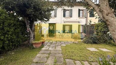 Villa di 230 m² con più di 5 locali a Mirano