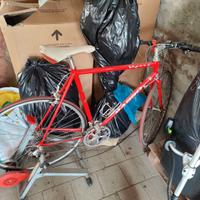 Bicicletta corsa Basso Viper rossa a Ferrara