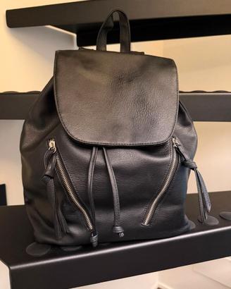 Zaino nero in ecopelle