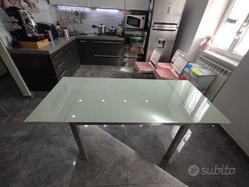 tavolo in vetro temperato 