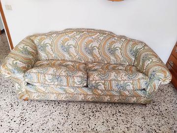 Divano vintage cucito a mano