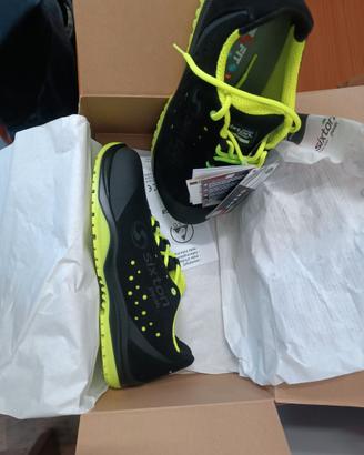 Scarpe sixton antinfortunistica nuove 41