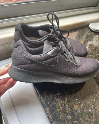 Scarpe Nike Tanjun donna nr. 41
