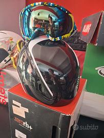 casco e occhiali sci o snowboard 