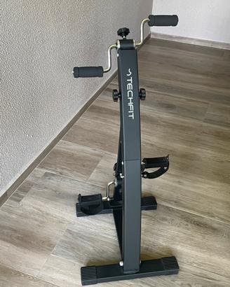 Pedaliera gambe braccia allenamento
