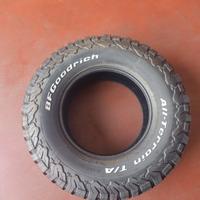 Pneumatico BF GOODRICH + copriruota di scorta Jeep