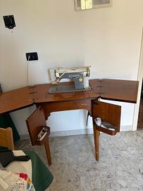 Macchina da cucire elettrica con mobiletto