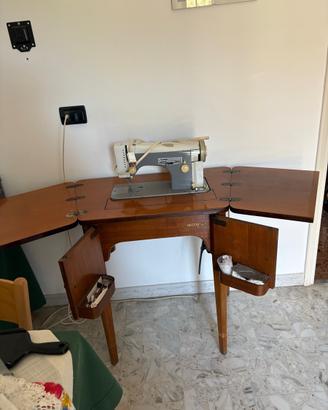 Macchina da cucire elettrica con mobiletto
