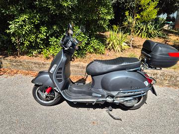 vespa 300 gts