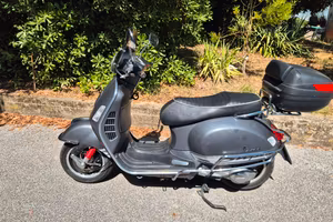 vespa 300 gts