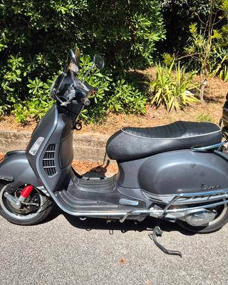 vespa 300 gts
