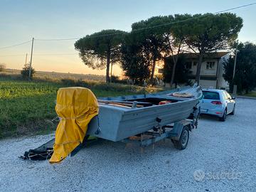 Barca a fondo piatto