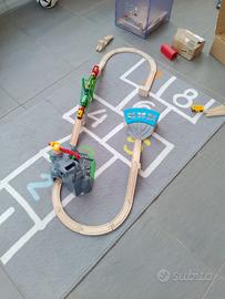 Trenino BRIO con vagone motorizzato e pezzi vari