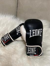 guanti da boxe, kickboxe 6once bianchi e neri