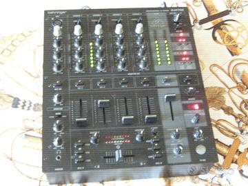 MIXER BEHRINGER