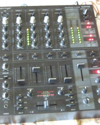 MIXER BEHRINGER