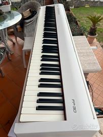 ROLAND FP30