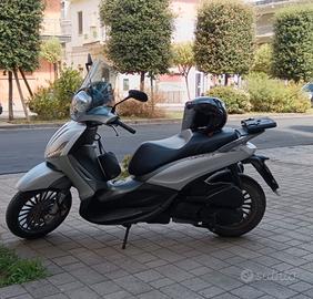Beverly 300 ie