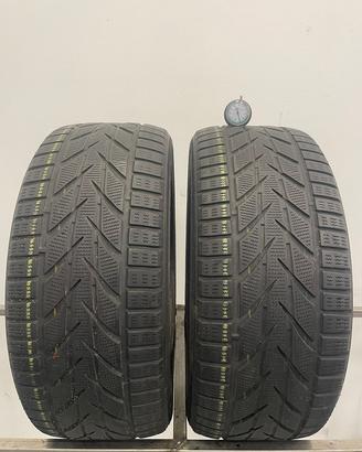 235 45 r17 97v 2 gomme toyo invernali