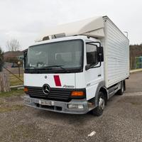 Mercedes Atego con sponda