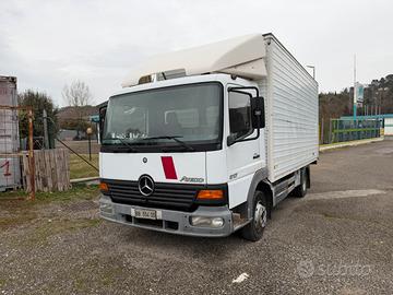 Mercedes Atego con sponda