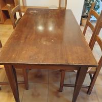 Tavolo rettangolare e 4 sedie