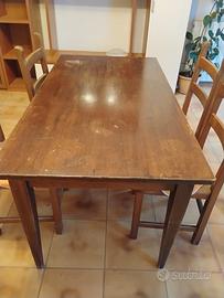 Tavolo rettangolare e 4 sedie