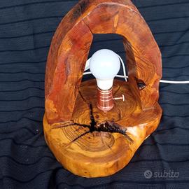 lampada in legno di ulivo del Salento