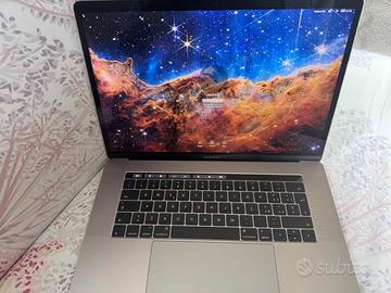 MacBook Pro 15” (2016) + accessori originali