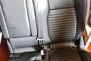 sedili posteriori land rover discovery anno 2022