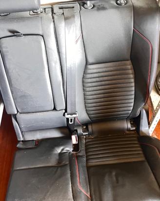 sedili posteriori land rover discovery anno 2022