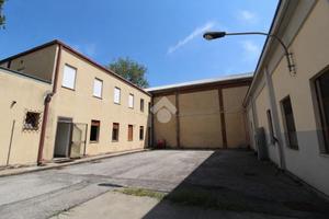 CAPANNONE A VENEZIA