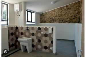 Garage / Basso Fabbricato con ampi lucernari in TO