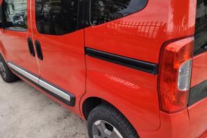 privato  Fiat qubo con auto 