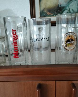 boccali e bicchieri birra