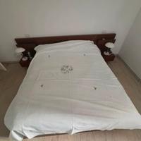 Copriletto ricamato a mano vintage