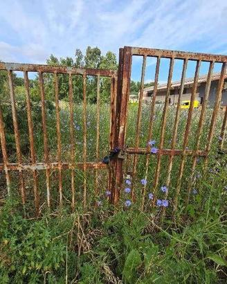 Immobile in asta di 560 m² con più di 5 locali a N