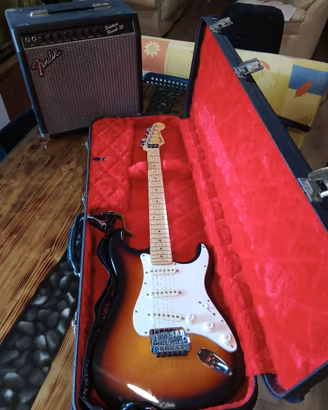 chitarra elet.  Fender Stratocaster 87+amplificat.
