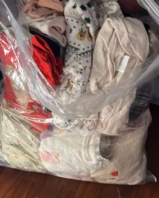 Stock vestiti bambina