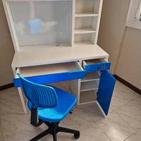 Scrivania  Ikea  Micke + sedia Alrik