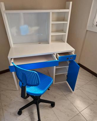 Scrivania  Ikea  Micke + sedia Alrik