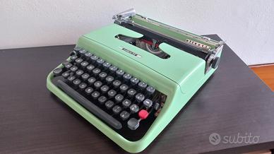 Olivetti Lettera 22 – Macchina da scrivere vintage