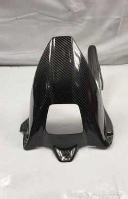 PARAFANGO POSTERIORE IN FIBRA DI CARBONIO PER BMW