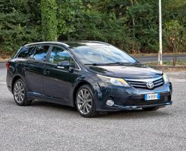Toyota Avensis 2.2 D-4D Wagon Lounge 2012-E5B Manu