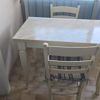 Tavolo e sedie
