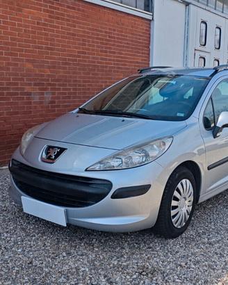 Peugeot 207 1.4 8V 75CV 5p. ONE Line